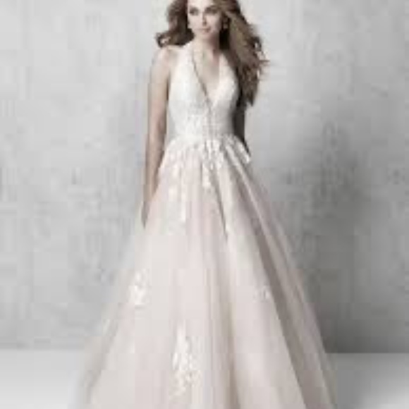 Madison James MJ611 Size 20 Wedding gown worn once - Picture 3 of 10